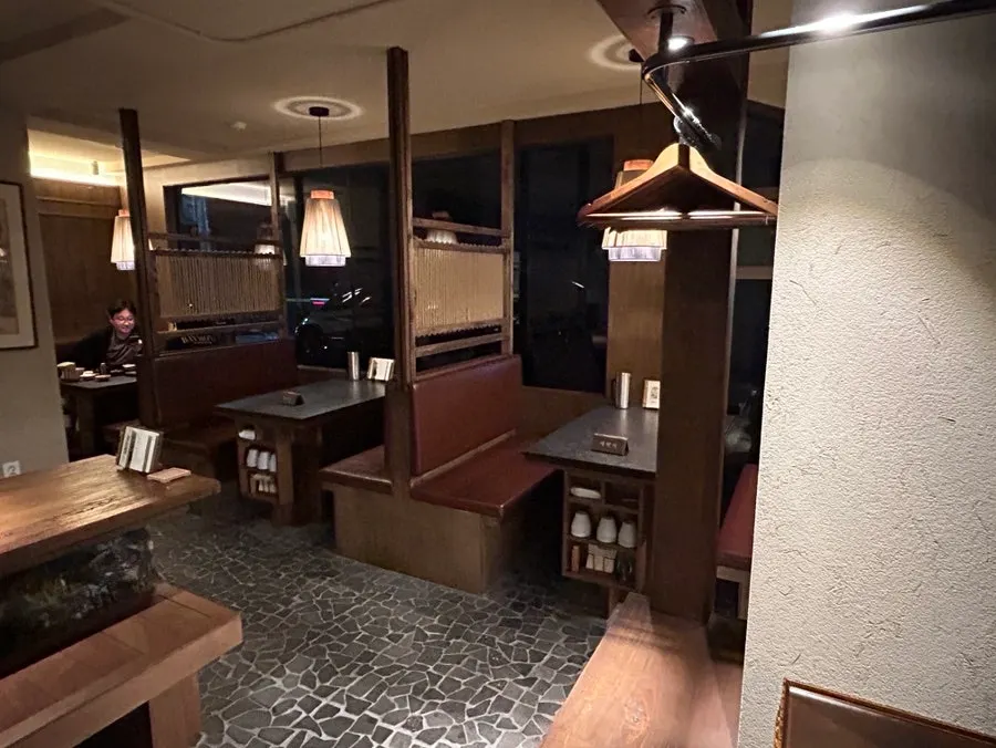 Manmok’s upscale entrance and waiting seats