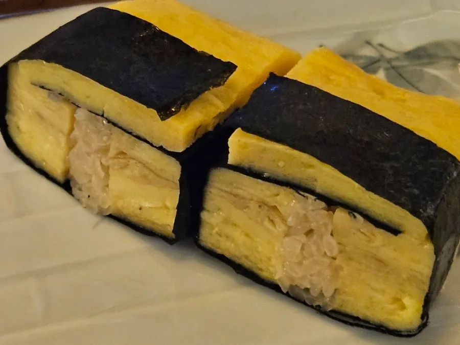 Mackerel and salmon sushi