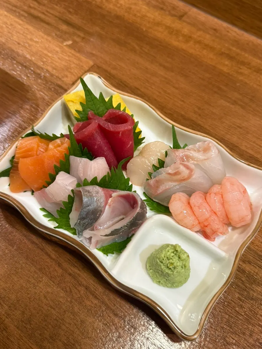 Sashimi moriawase with a variety of fish