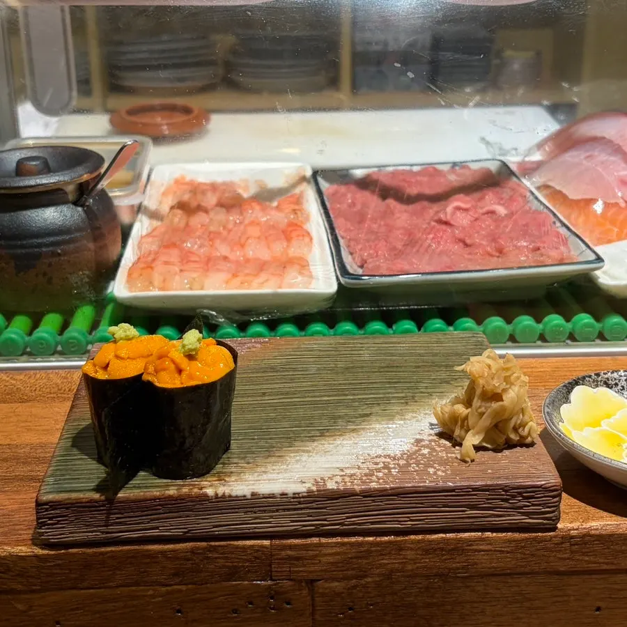 Uni nigiri wrapped in seaweed