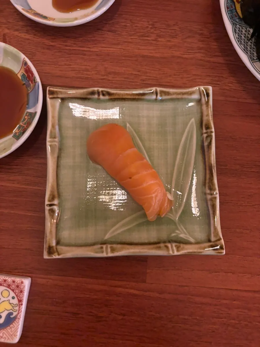 Chewy-textured flounder sushi
