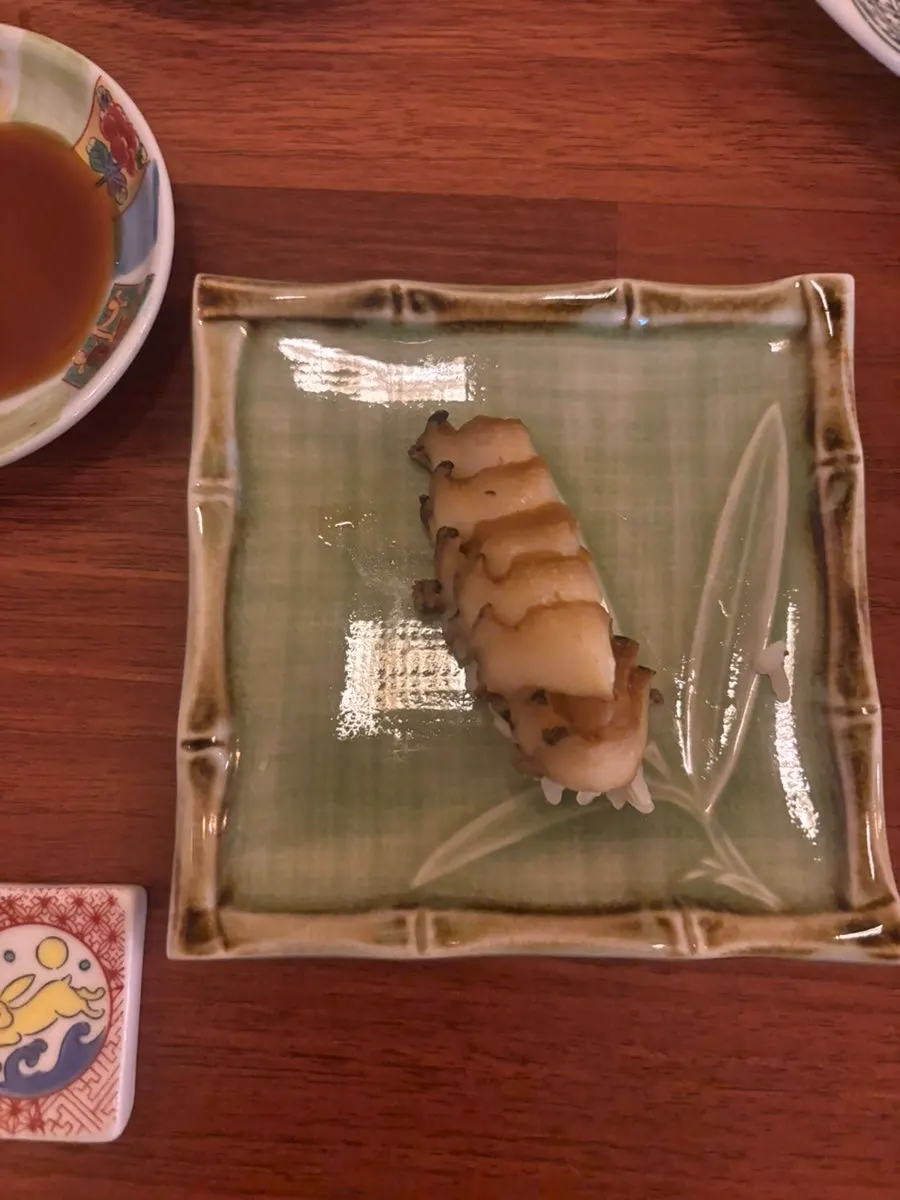 Bouncy, moist scallop sushi
