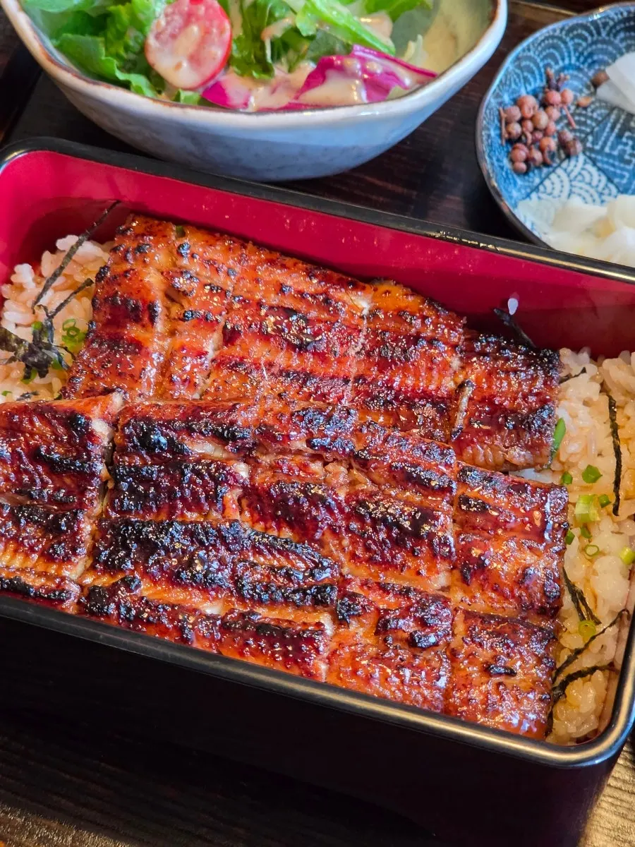 Dried sansho pepper berry accompaniment