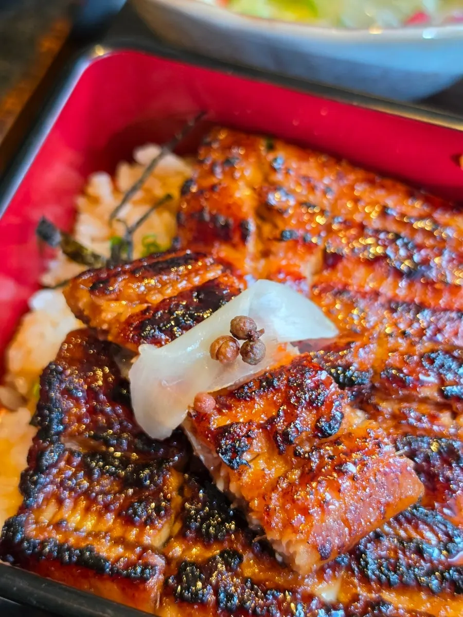 A bite of charcoal-scented eel