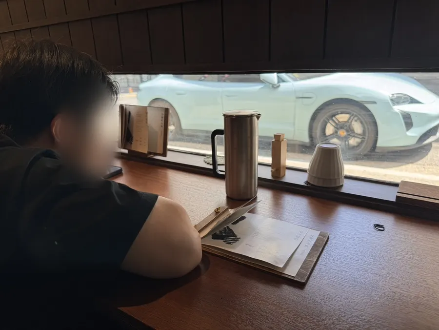 만목 점심시간 매장 전경