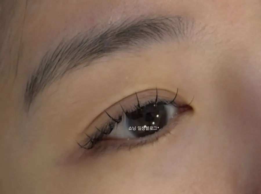 Side view of the C-curl 10mm lash curl line