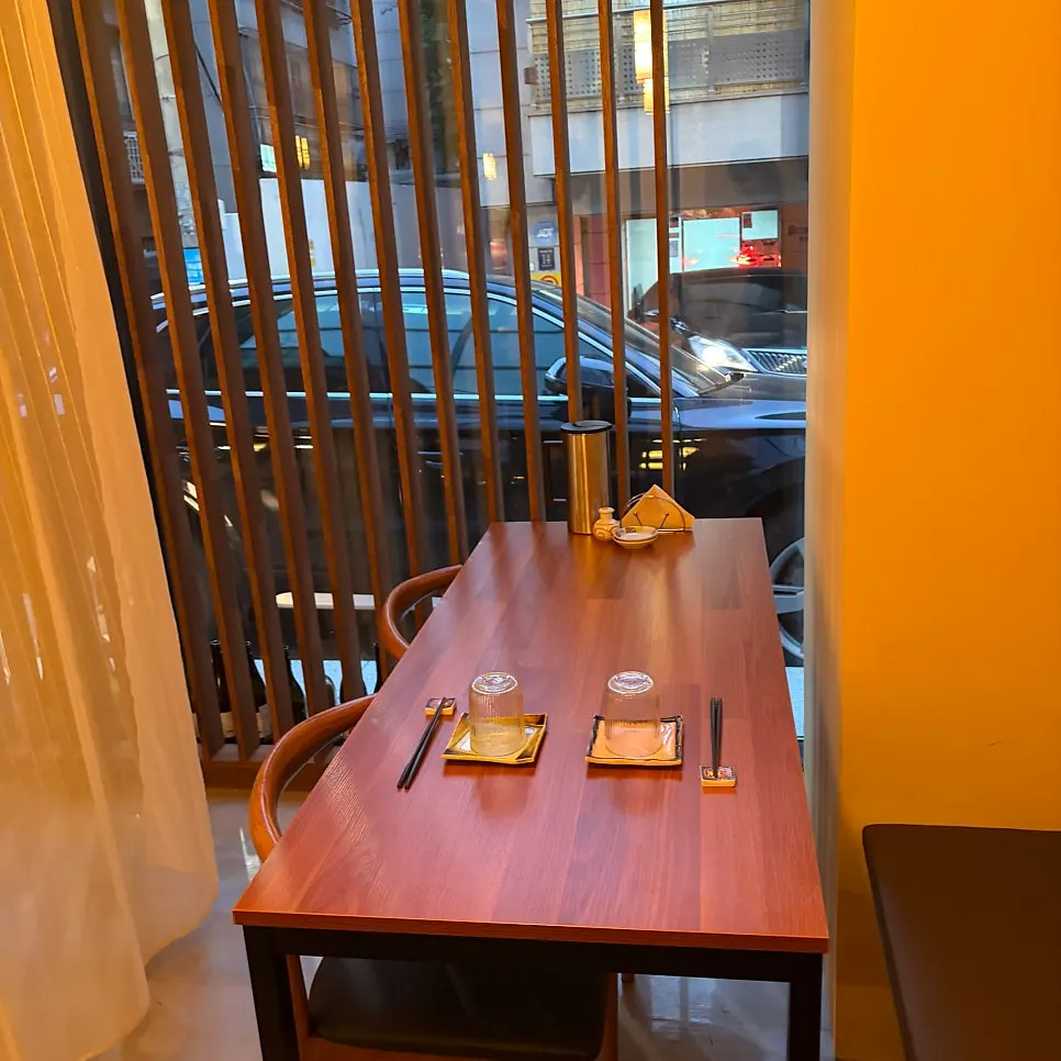 사카이 내부 다찌석 풍경