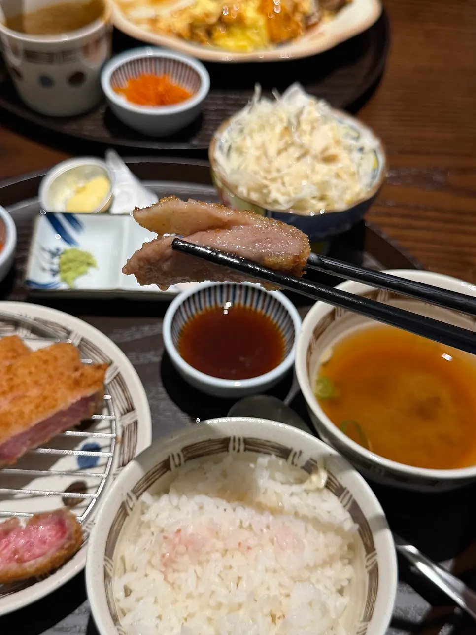 버터 향을 더한 규카츠