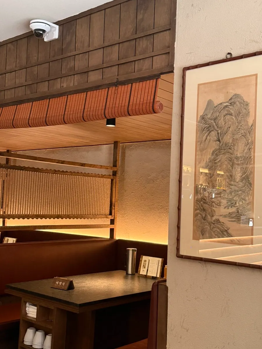Entrance of Manmok with a Japanese unagi restaurant feel