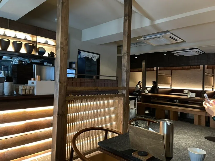 Manmok menu listing eel rice bowl and evening nabe dishes