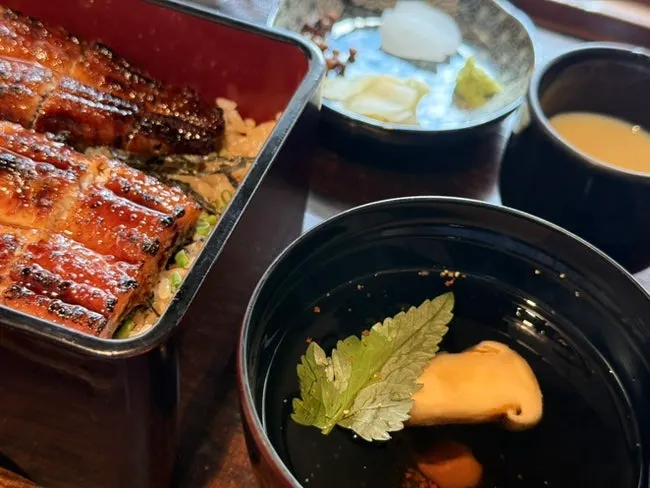 うなぎ丼に添える薬味の構成
