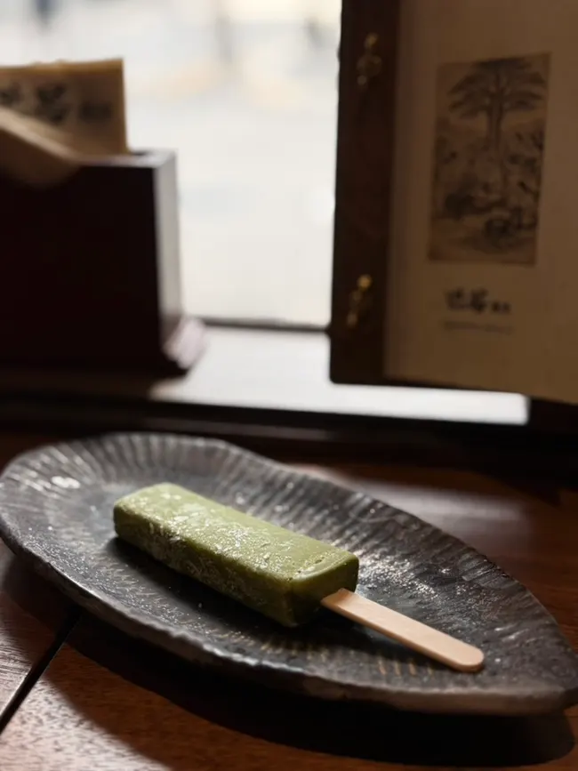 デザートに選んだマンモクの抹茶アイス