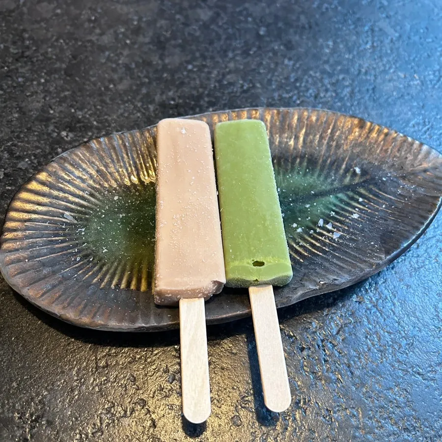 Black tea and matcha ice cream served for dessert