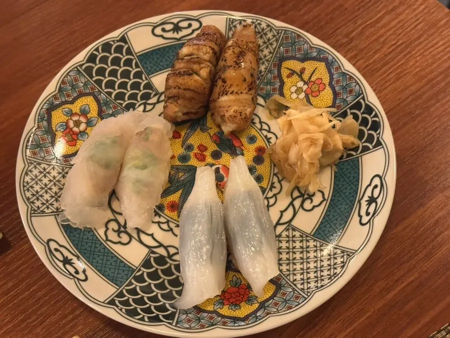쥐치 무늬오징어 바다장어 니기리 첫 접시