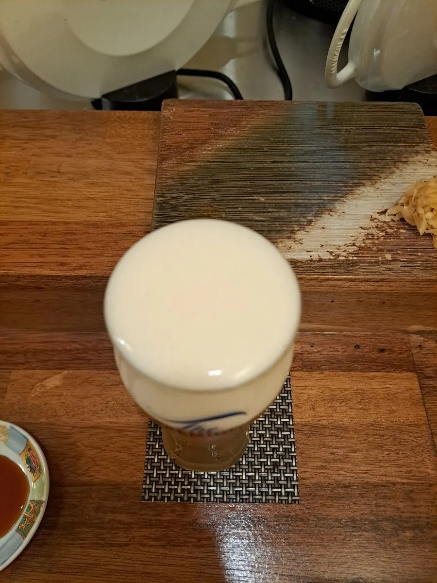 오늘의 스시가 적힌 나무 패