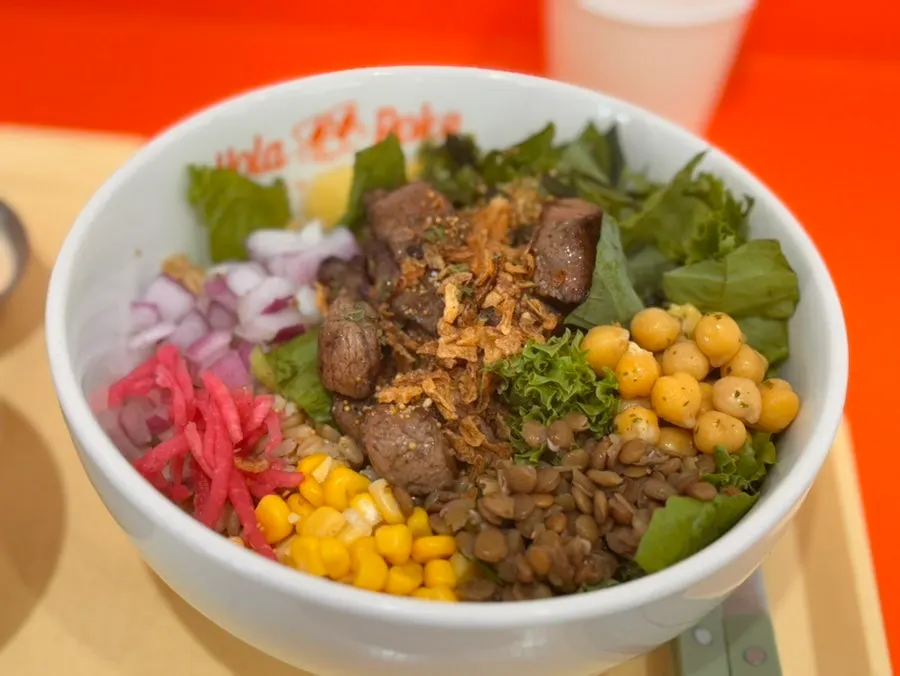 Steak poke drizzled with truffle mayo sauce