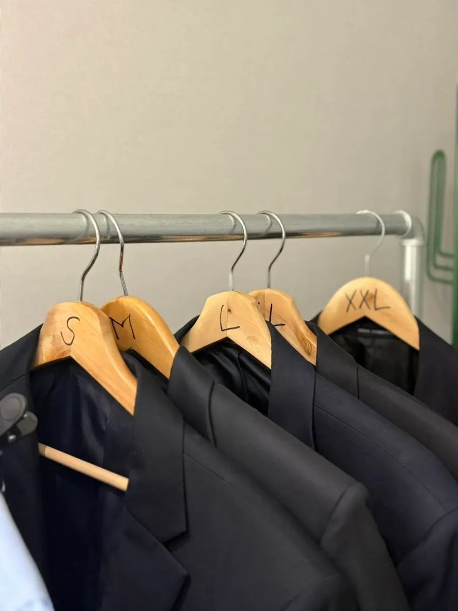 Suit tops for profile and job application ID photos