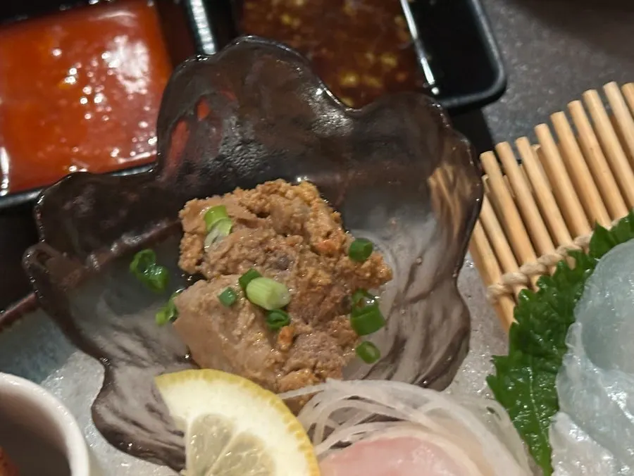 사시미와 야키토리 나베 메뉴 관련 사진