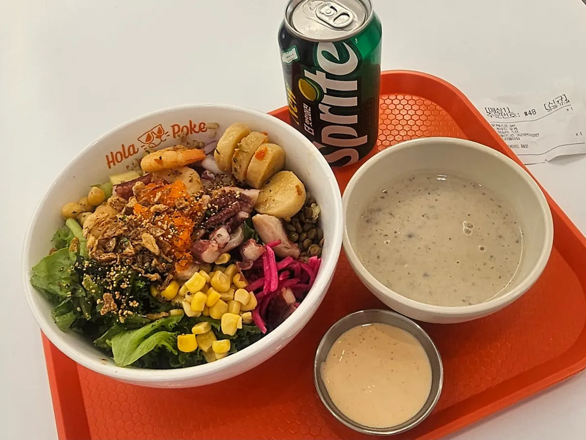 Seafood poke lunch spread at Hola Poke Seolleung Branch