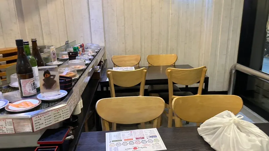 혼밥으로 골라 먹은 초밥 접시들