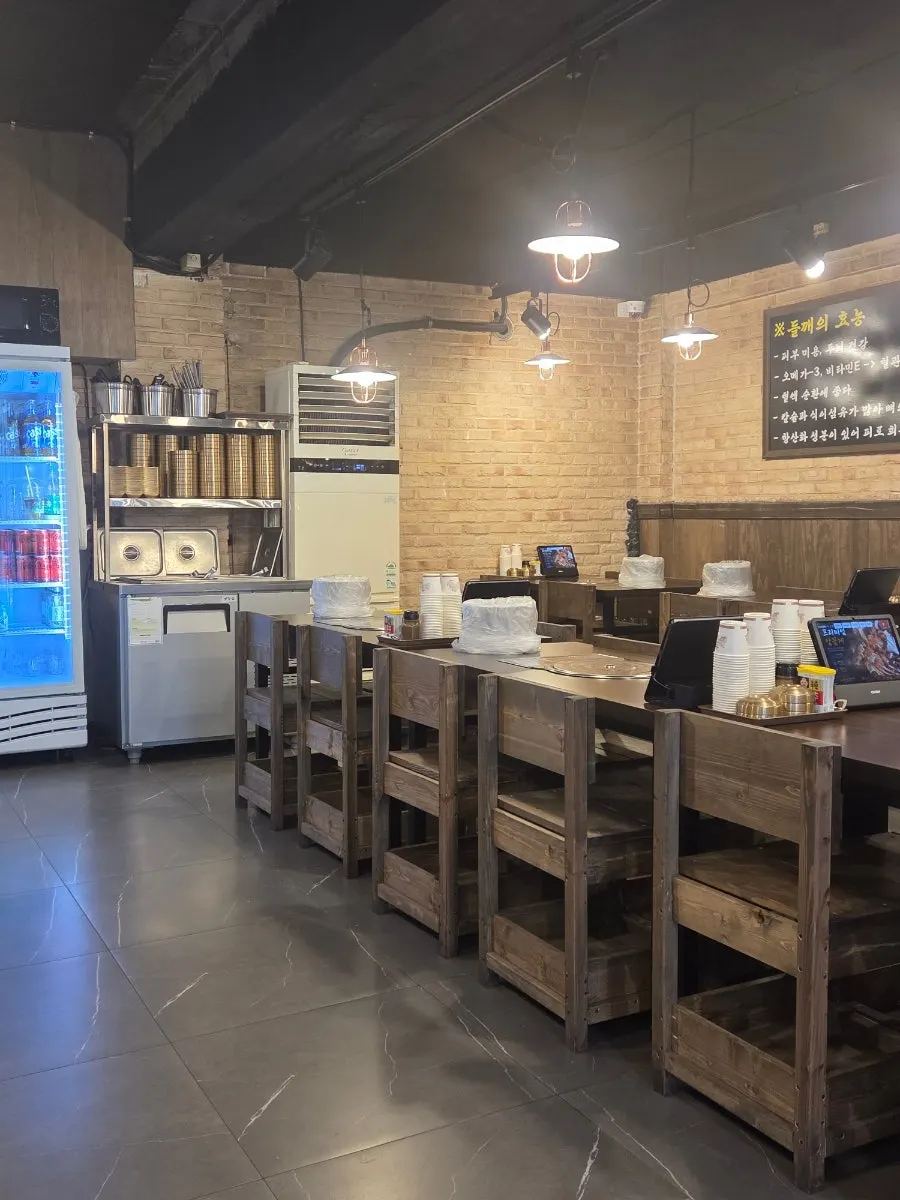 Interior of Haeseonok Seolleung Branch