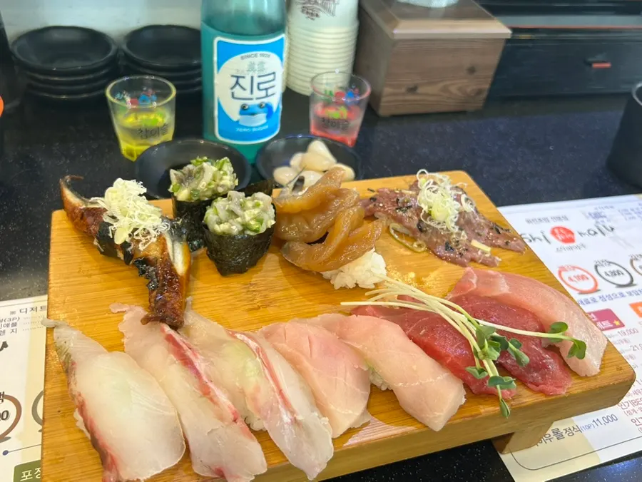 세트 메뉴 구성이 적힌 안내