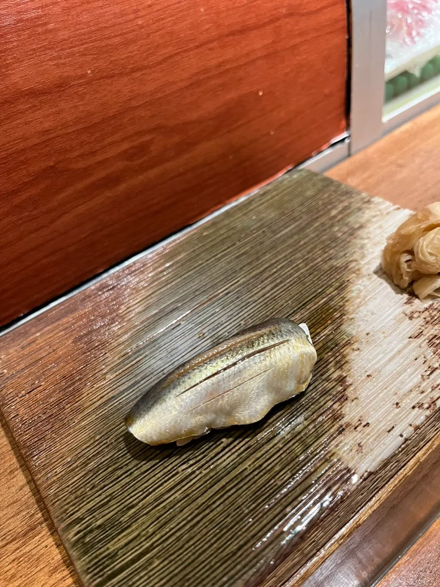 Scallop (hotate) nigiri at Sakai