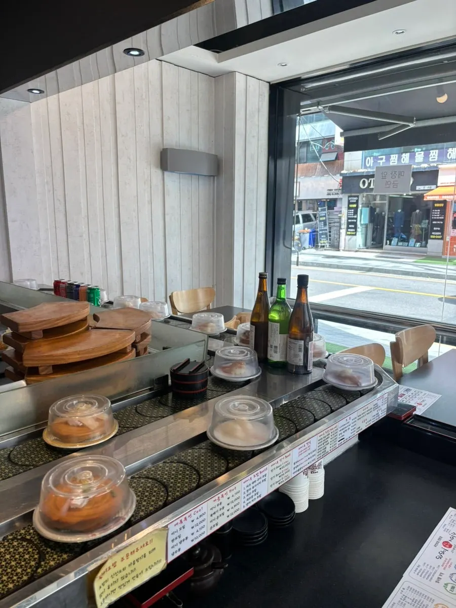 Visiting Sushi Maiu Seolleung Station Branch for conveyor-belt sushi