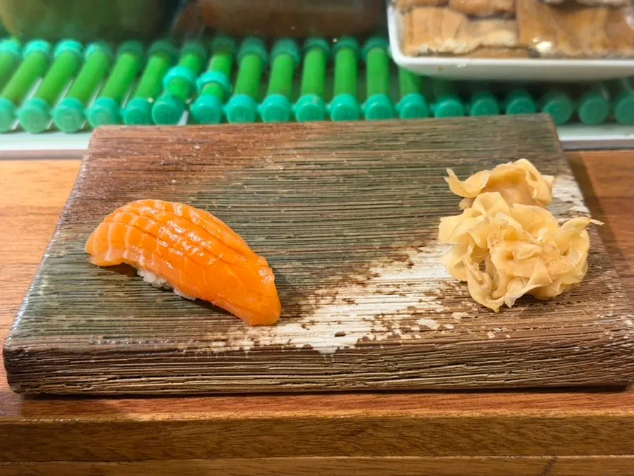 Lightly seared benizari nigiri