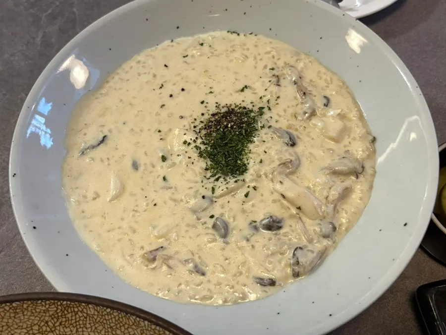 트러플 리조또와 파스타 상차림