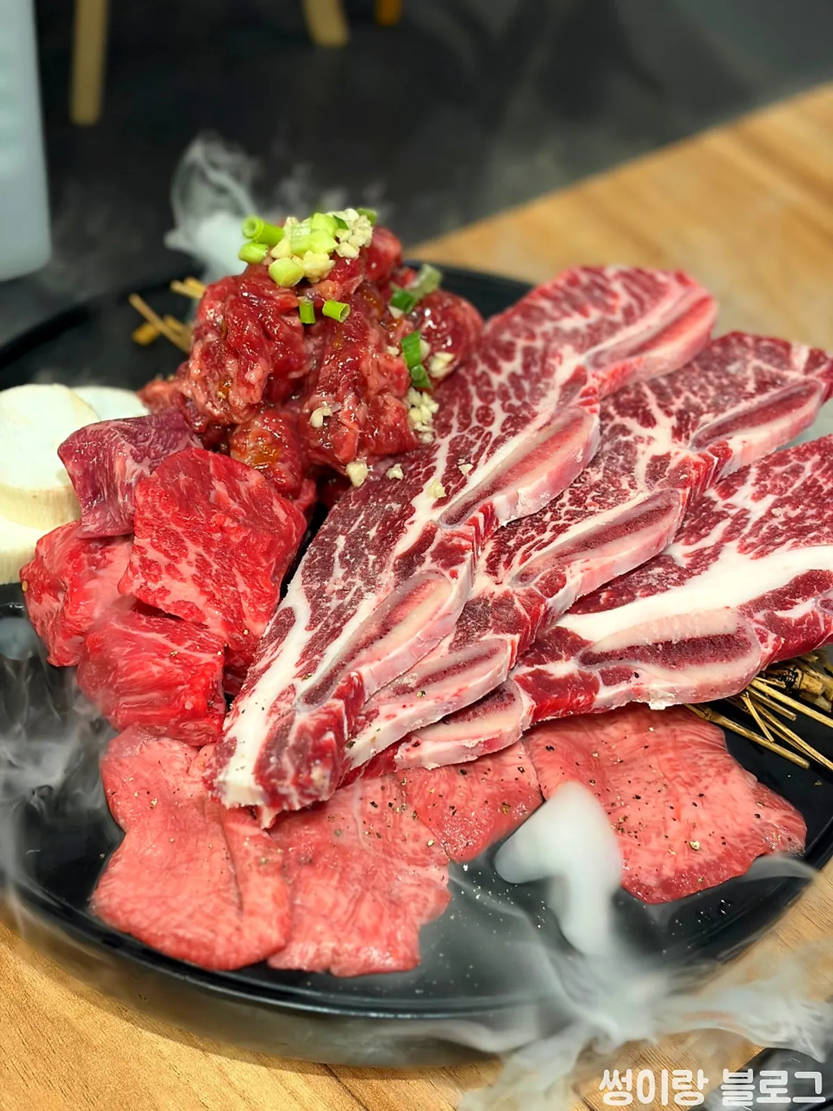 Main photo of Uno, a Korean BBQ restaurant near Seolleung Station