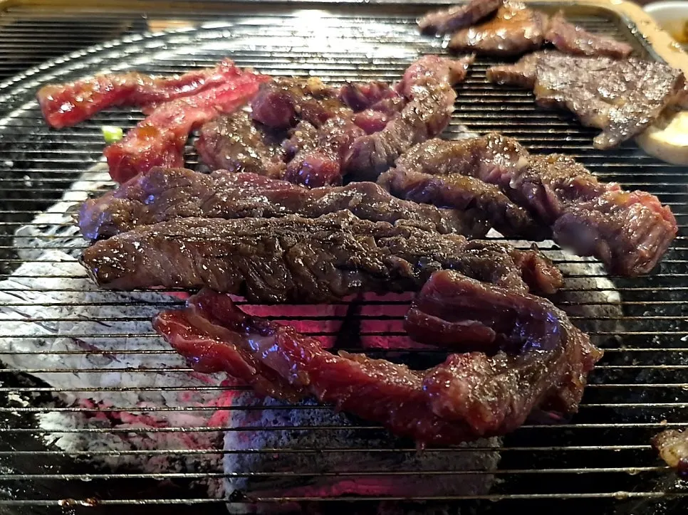 Seasoned Uno charcoal galbisal