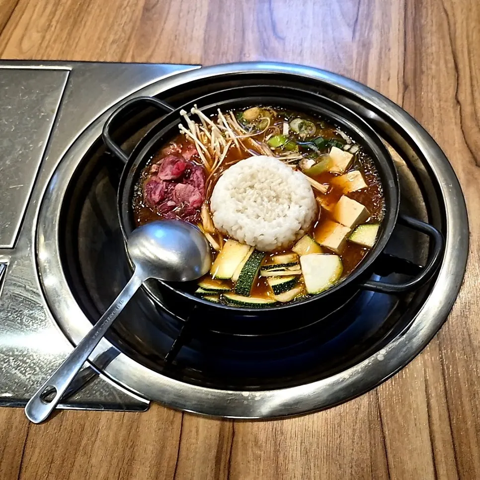 Stone pot of beef doenjang rice