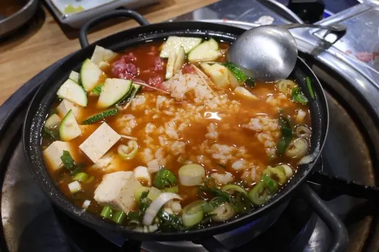 보글보글 끓는 우노 된장술밥