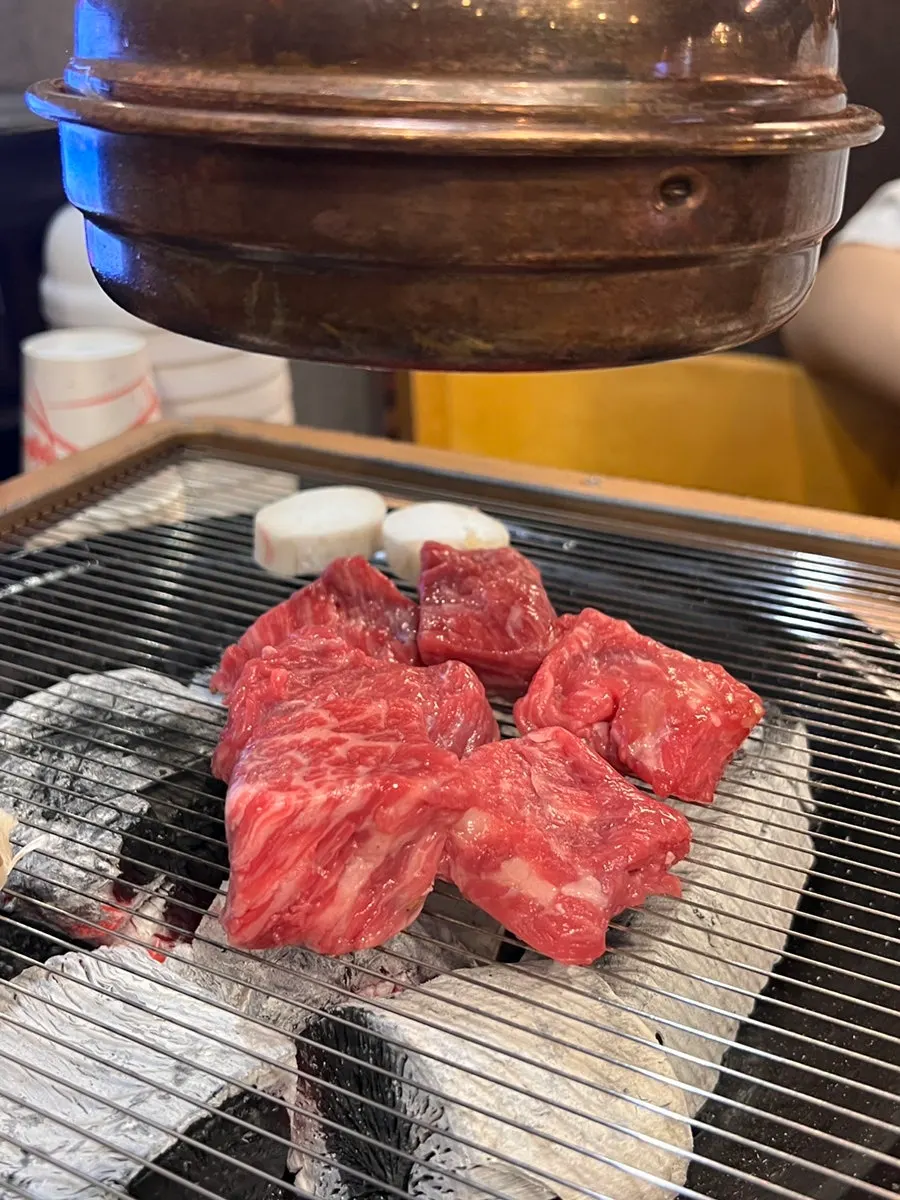 Diced kkotsal on the grill
