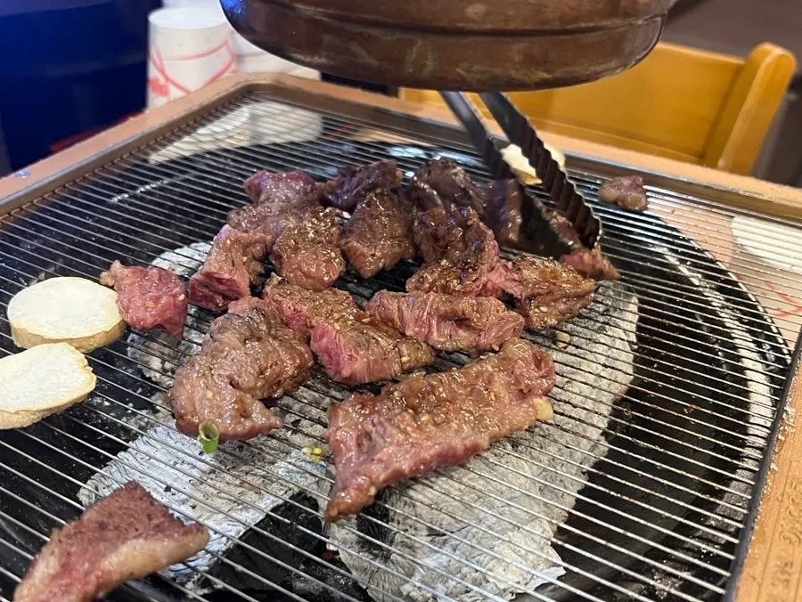 Seasoned galbisal on the grill