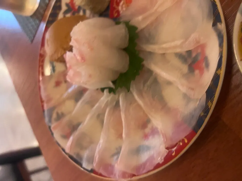 흰살 생선 사시미 플레이팅 사진