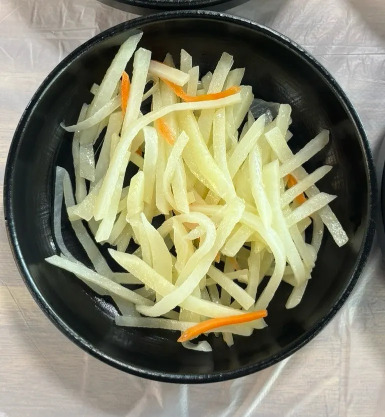 섬마을 기본 반찬 샐러드