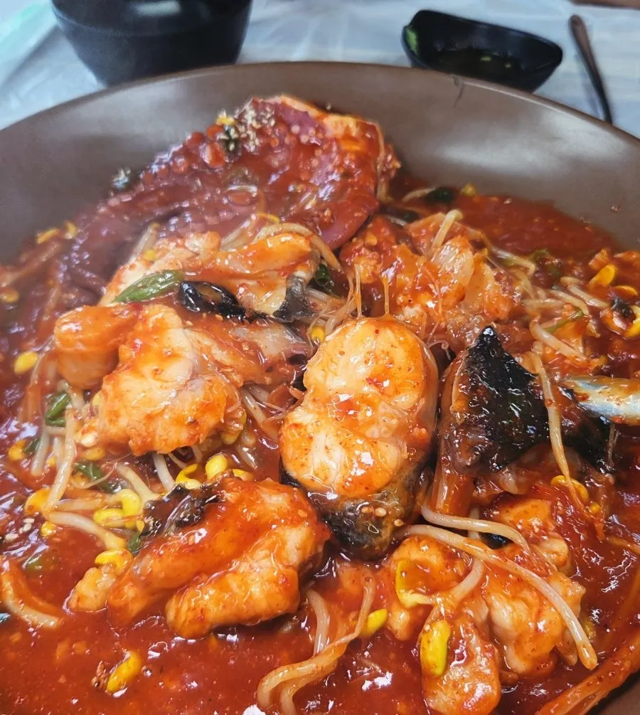 먹기 좋게 자른 탱글탱글한 문어