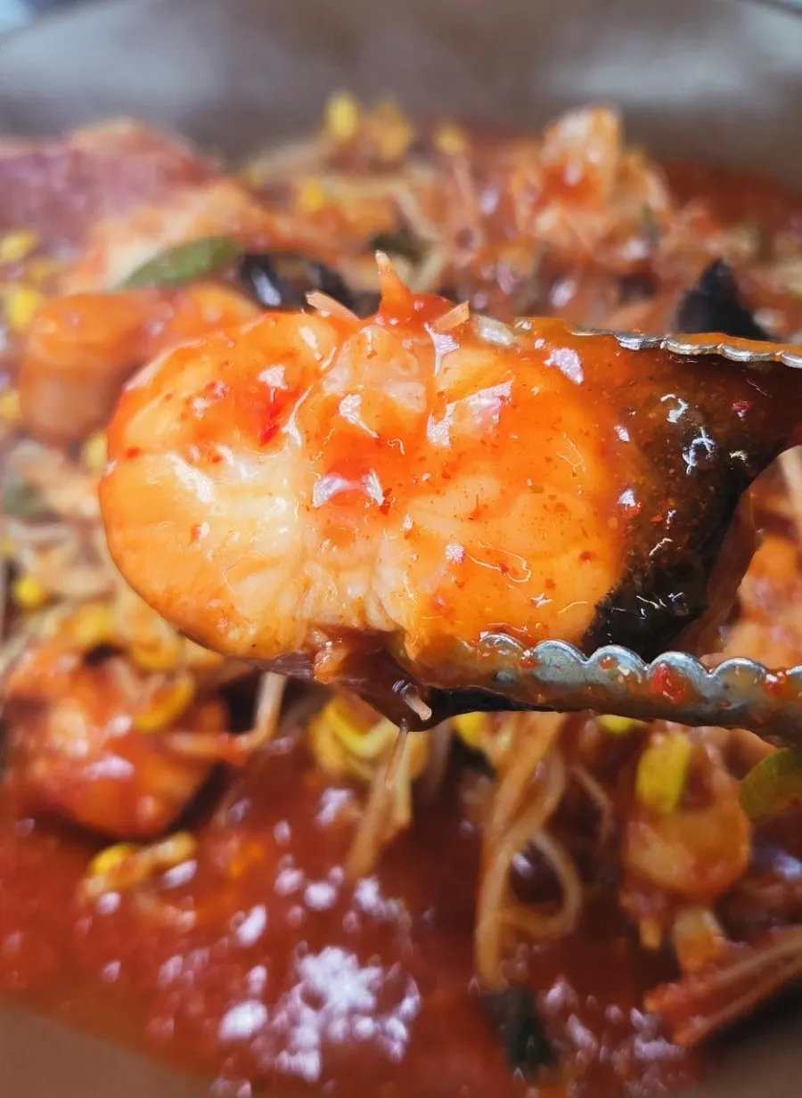양념에 버무려진 문어 조각