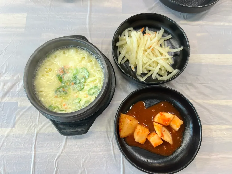 Steamed egg, stir-fried potato and kkakdugi side dishes