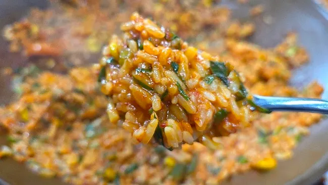 Fried rice topped with gimjaban