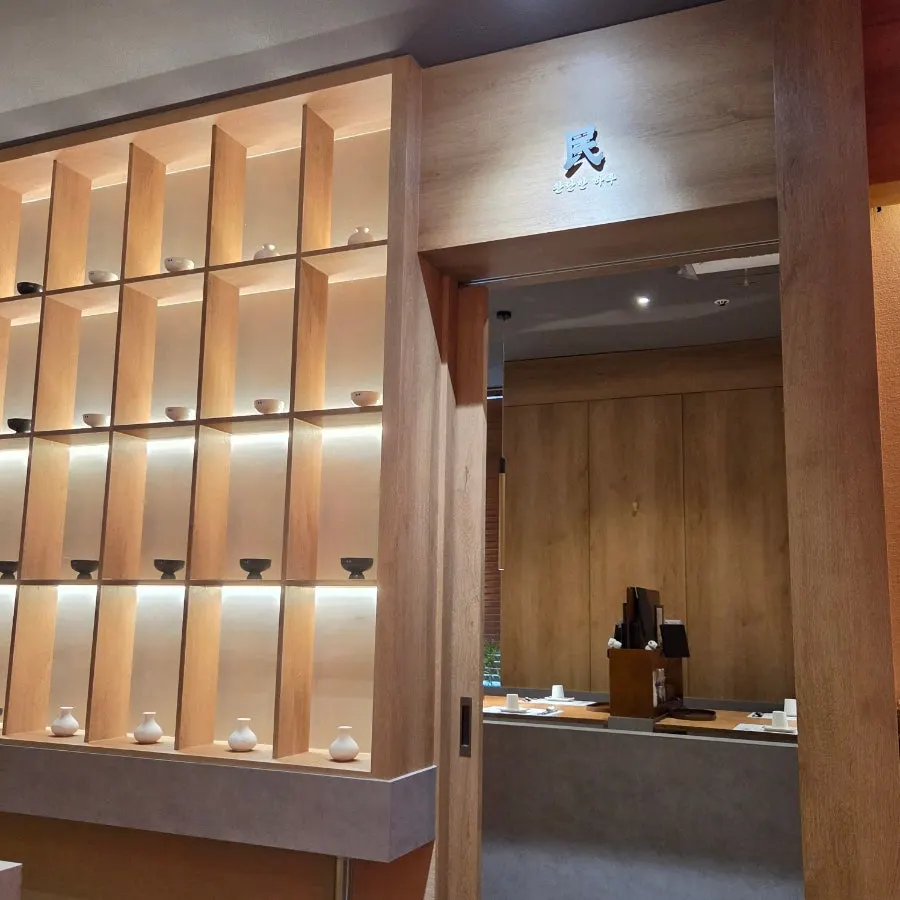 Generously spaced table seating at Anmin Busan