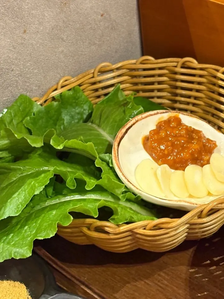 Side dishes served with explanations at Anmin Busan
