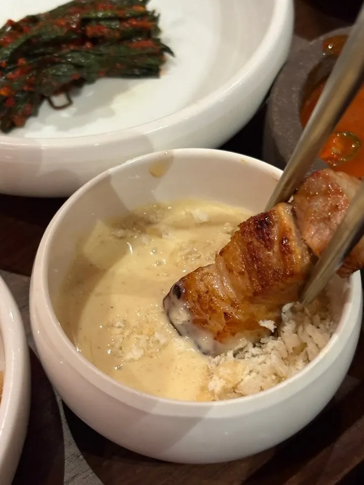 Thickly cut charcoal-grilled pork belly at Anmin Busan