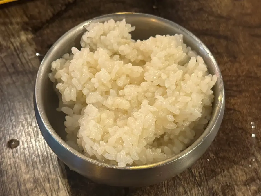 야들야들하게 익은 닭고기 살