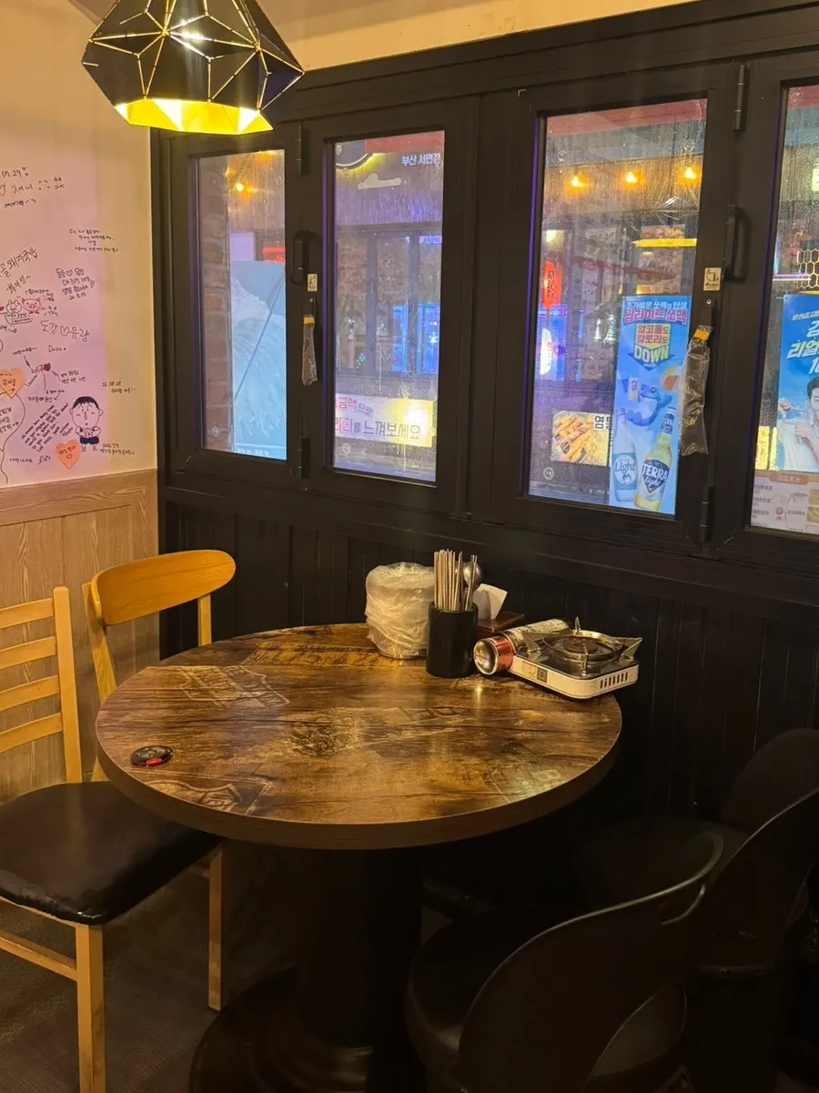 Area around the entrance of Yetnal Tongdak & Tang Seomyeon Branch