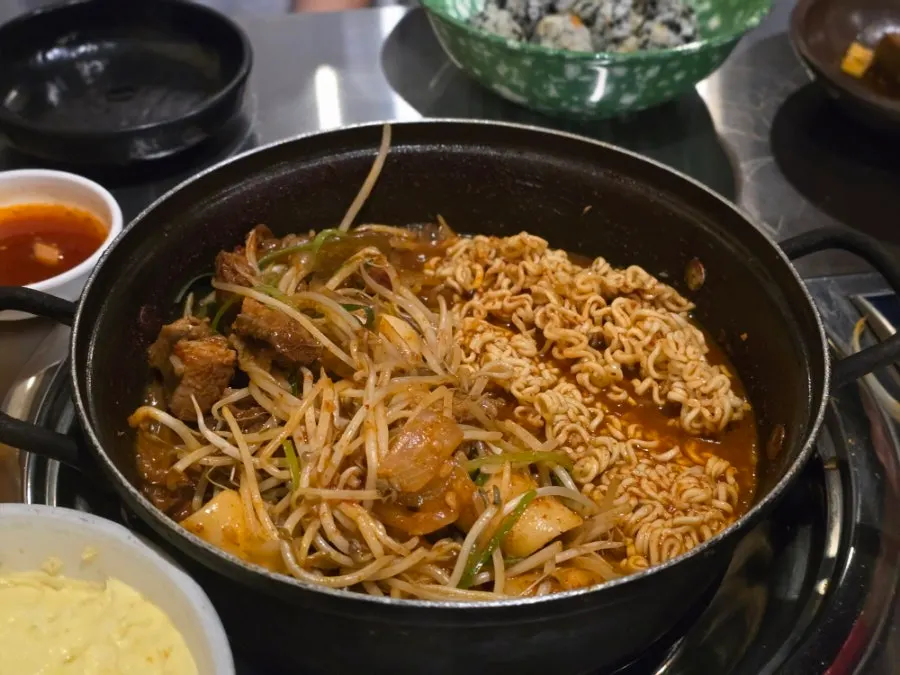 갈비찜 국물에 넣은 라면사리