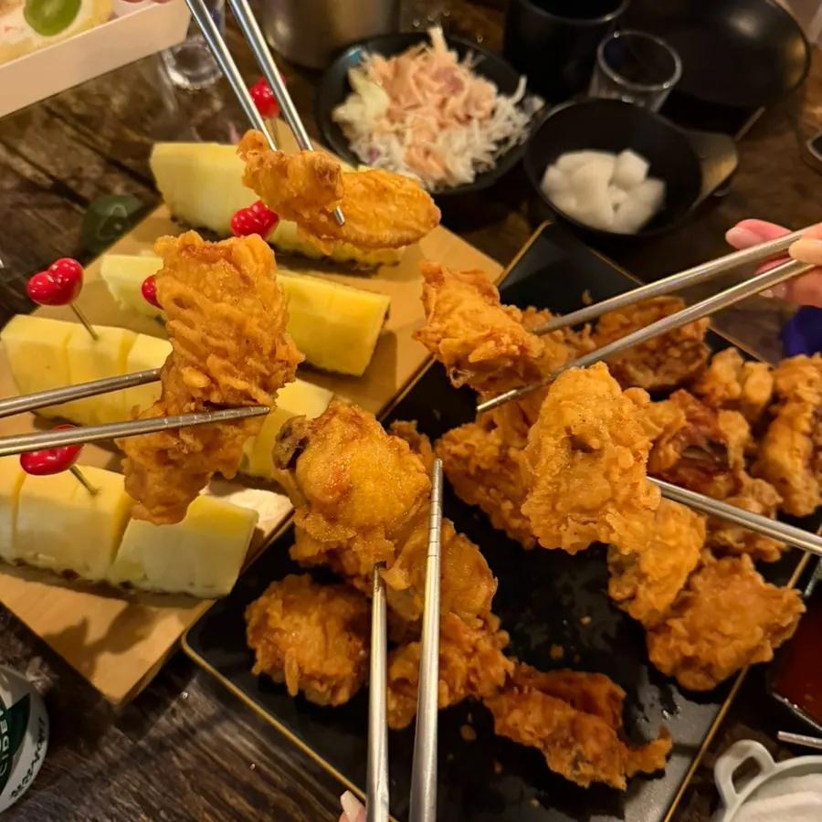 Whole fried chicken with salt and chicken sauce