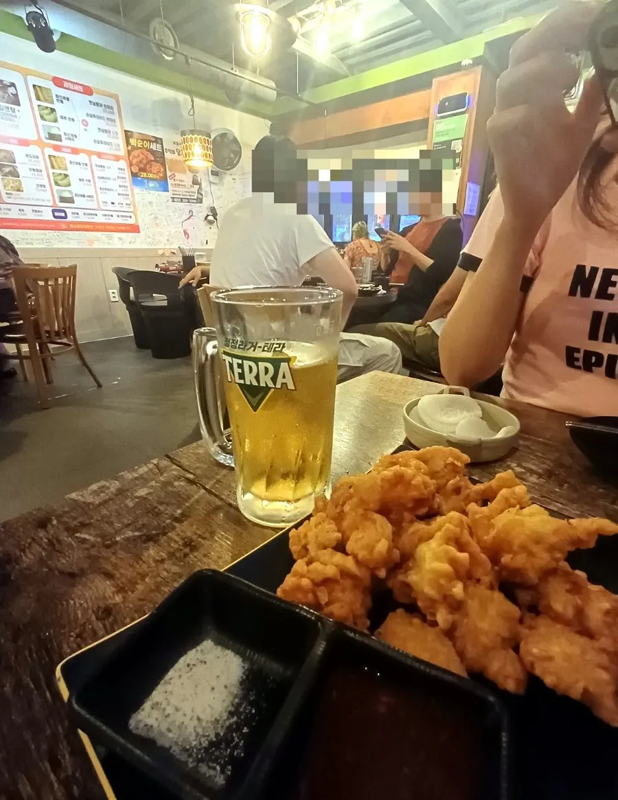 순살치킨과 시원한 생맥주